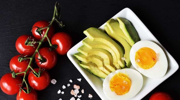 Dieta Ketogenică. Află cum poţi slăbi cu ajutorul proteinelor şi al grăsimilor Dieta Ketogenica-min