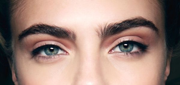 Sprâncenele perfecte. Ghid de întreținere și 5 trucuri care să te ajute sprancene perfecte
